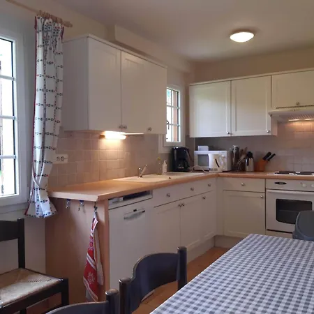 Bungalow In France Near Castle & Hiking Trails, Cleaning Included