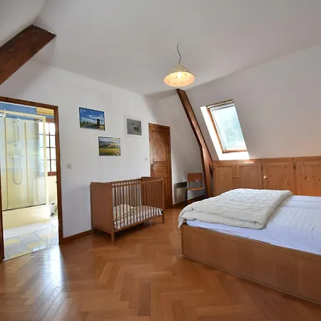 Bungalow In France Near Castle & Hiking Trails, Cleaning Included Holiday home *