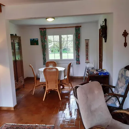 Bungalow In France Near Castle & Hiking Trails, Cleaning Included *
