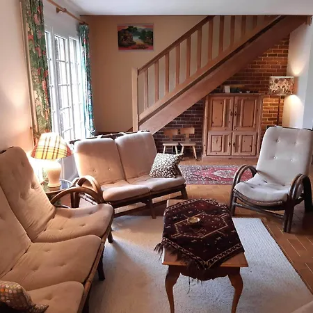 Bungalow In France Near Castle & Hiking Trails, Cleaning Included *